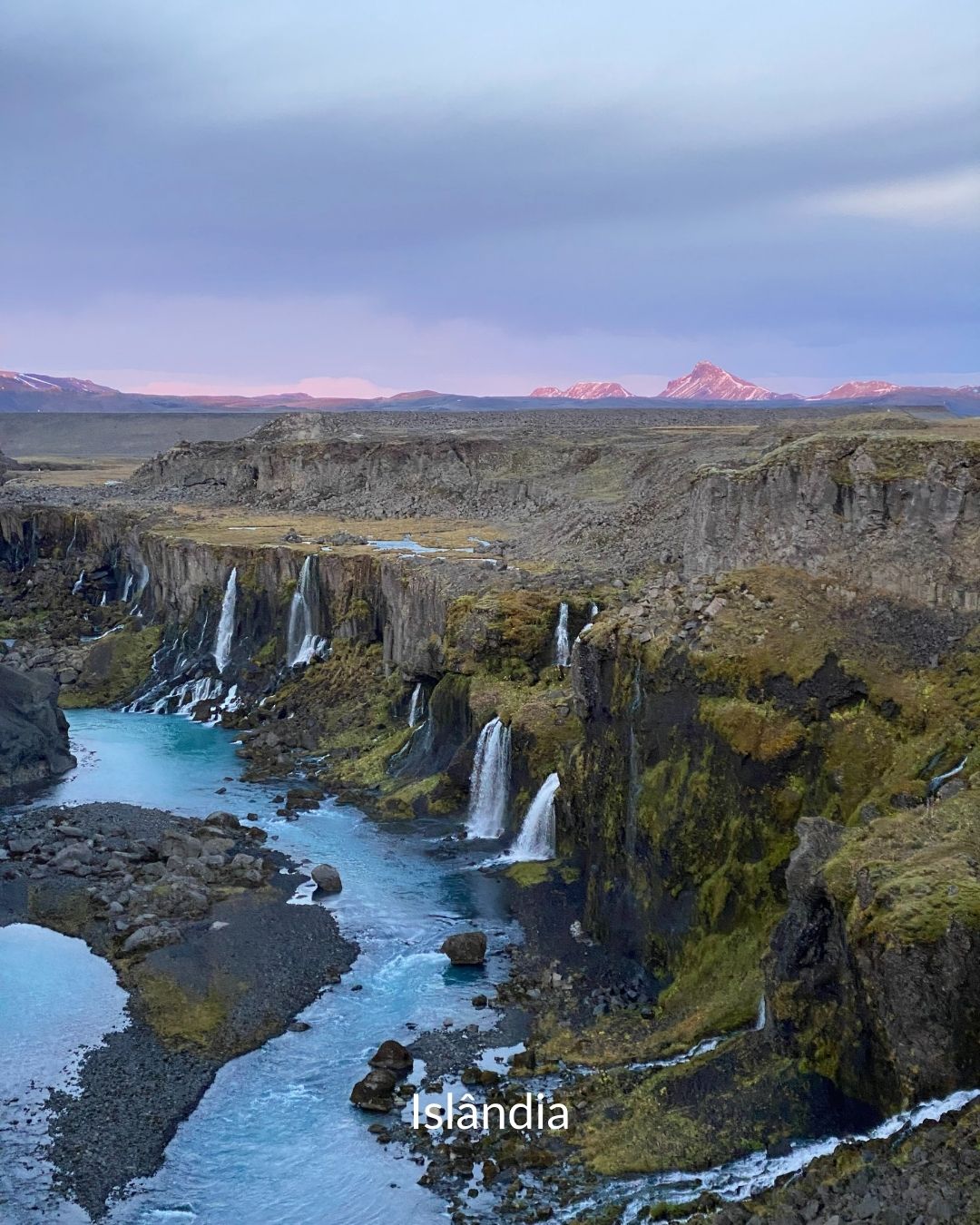 A TERRA DE FOGO E GELO  — galeria